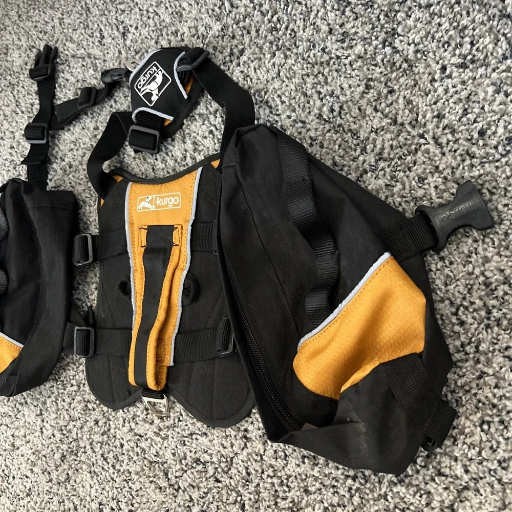 KURGO Tru-Fit Harness ~ Medium Dogs / 25-50 lbs Black & Orange With Side Pouches